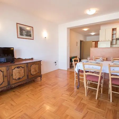 Apartment Zeljko Crikvenica